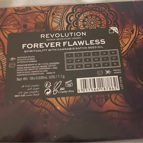 Revolution shadow palette - Picture 2 of 2